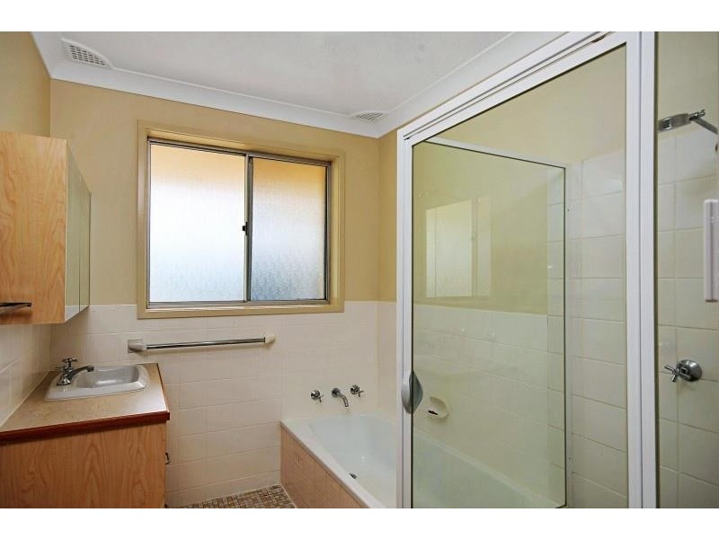 4 Farrar Drive, North Nowra NSW 2541