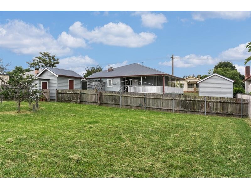 28 Birriley Street, Bomaderry NSW 2541