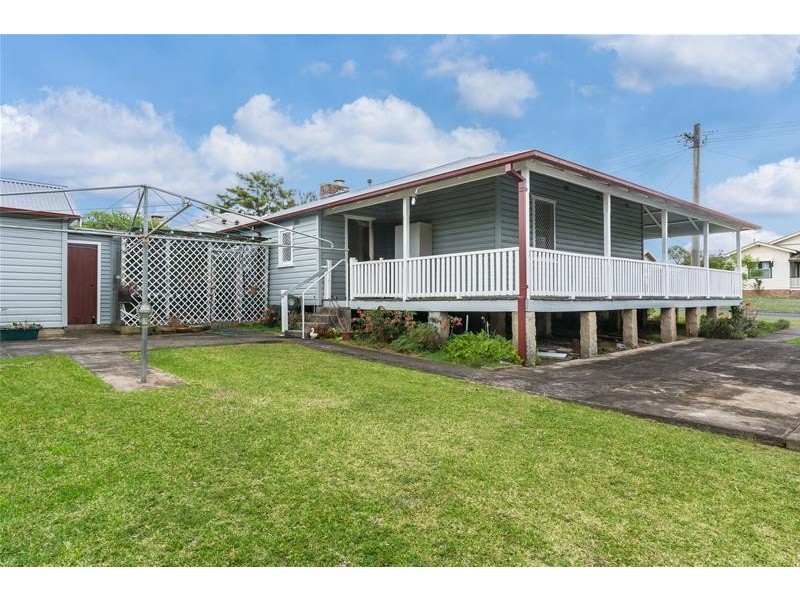 28 Birriley Street, Bomaderry NSW 2541