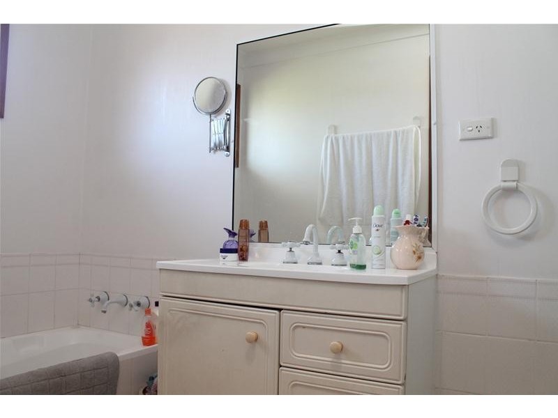 38 Edwards Avenue, Bomaderry NSW 2541