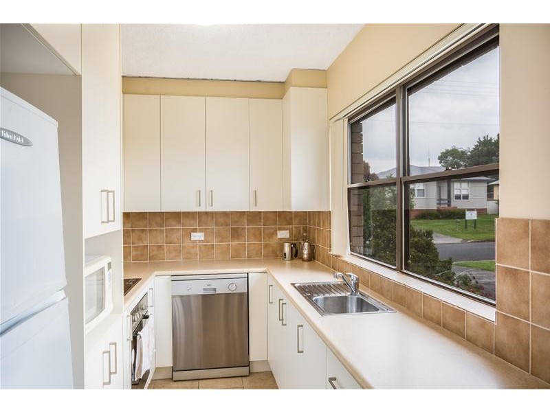 1/6 Burr Avenue, Nowra NSW 2541