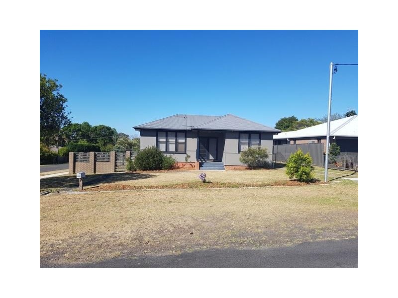 22 Tanang Street, Bomaderry NSW 2541