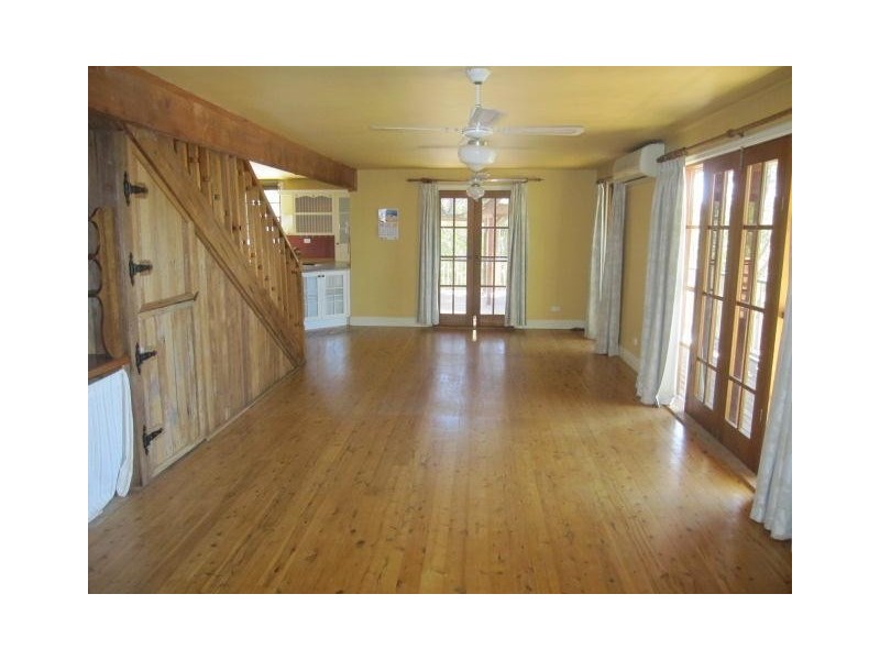 371 Princes Highway, Bomaderry NSW 2541