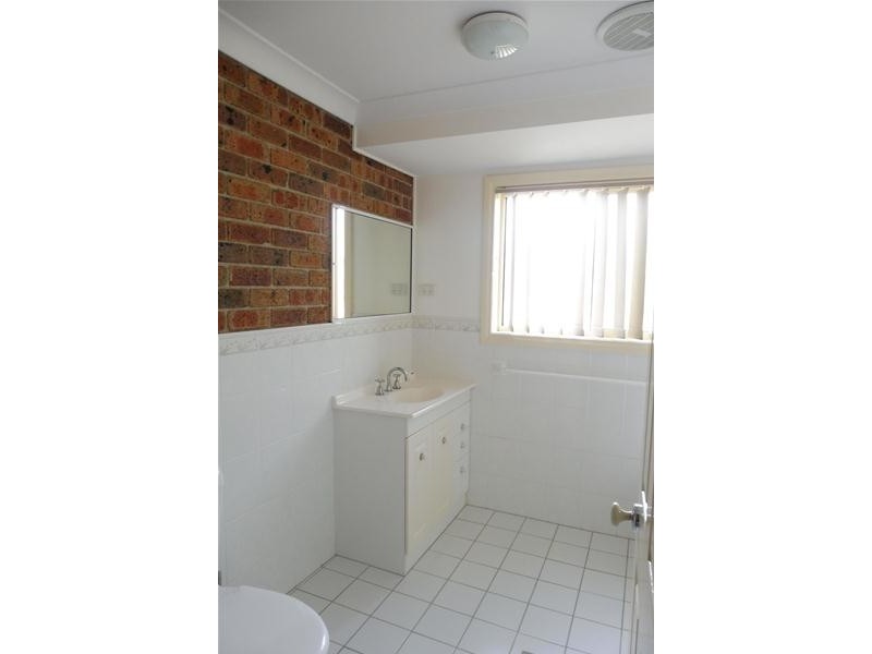 2/3 Campbell Place, Nowra NSW 2541