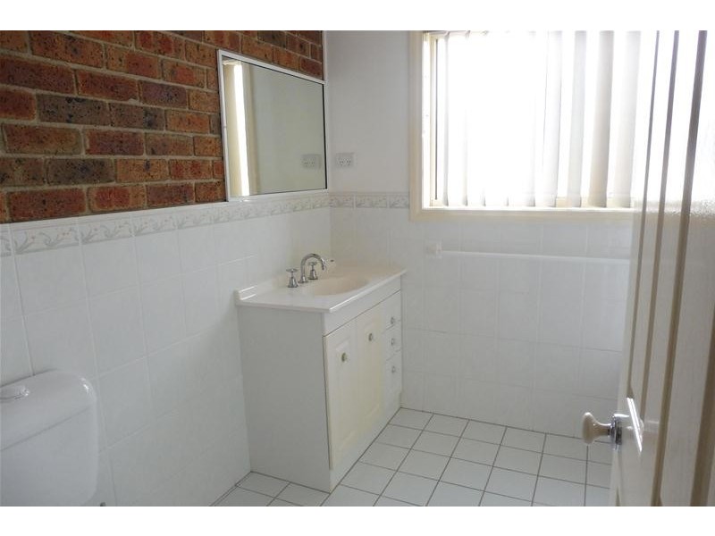 2/3 Campbell Place, Nowra NSW 2541