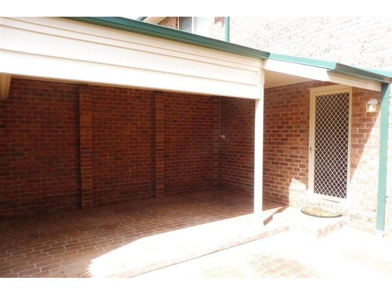 2/3 Campbell Place, Nowra NSW 2541