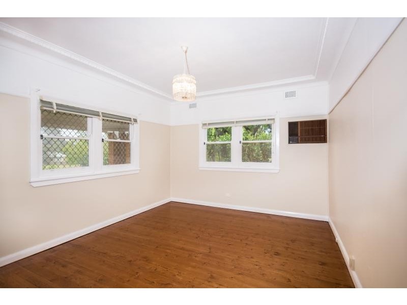 39 Tanang Street, Bomaderry NSW 2541