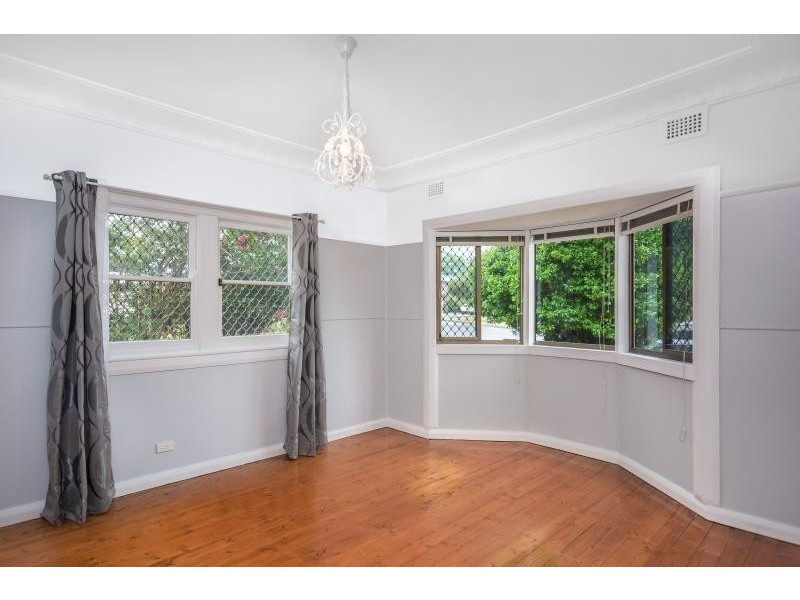 39 Tanang Street, Bomaderry NSW 2541