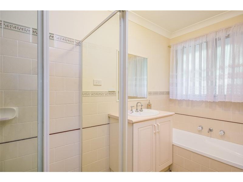 1/63 Brinawarr Street, Bomaderry NSW 2541