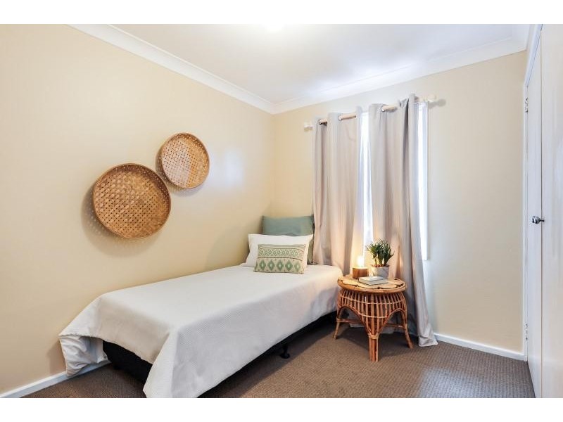 1 Mulgen Crescent, Bomaderry NSW 2541