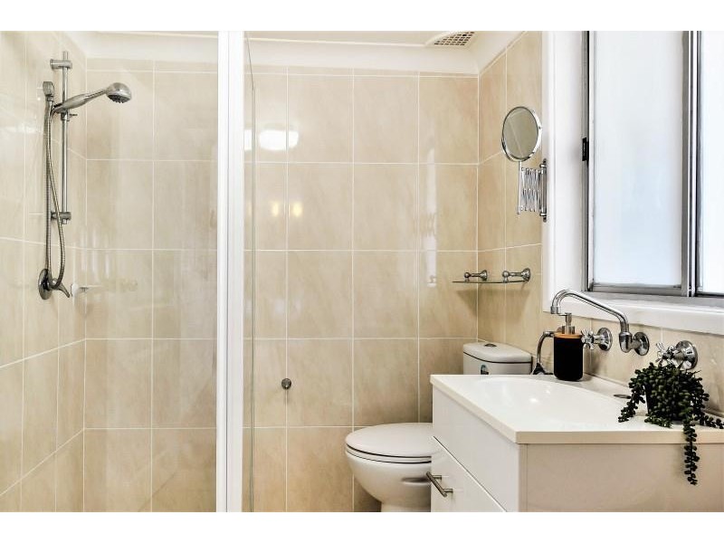 1 Mulgen Crescent, Bomaderry NSW 2541