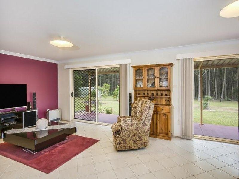 37 Tartarian Crescent, Bomaderry NSW 2541