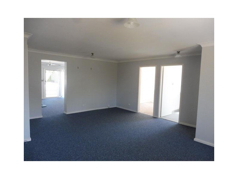 3 Brinawarr Street, Bomaderry NSW 2541