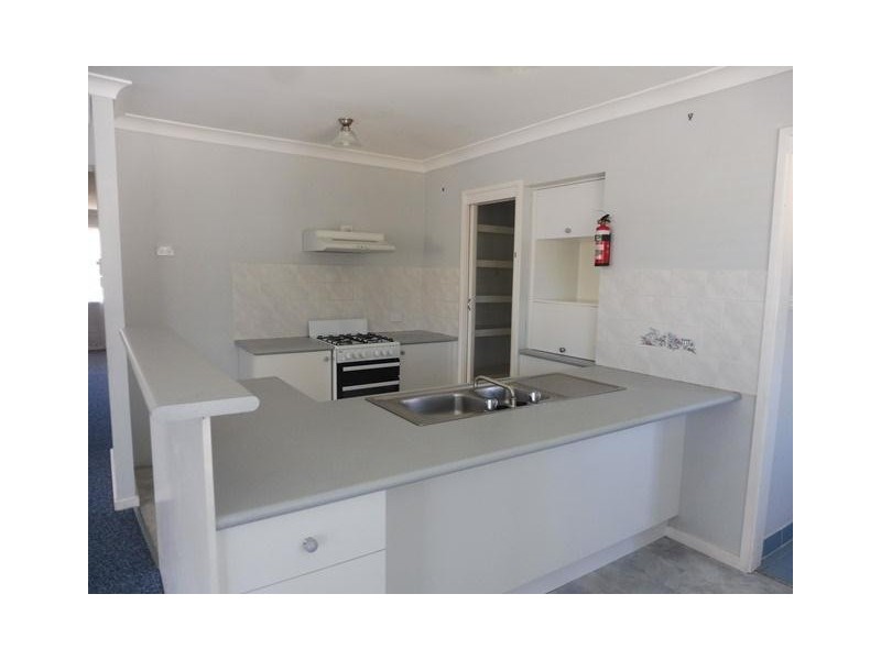 3 Brinawarr Street, Bomaderry NSW 2541