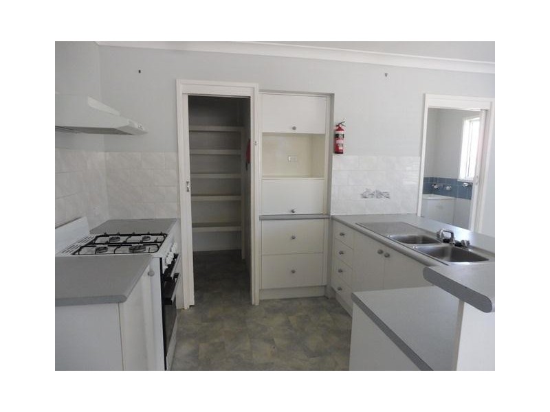 3 Brinawarr Street, Bomaderry NSW 2541