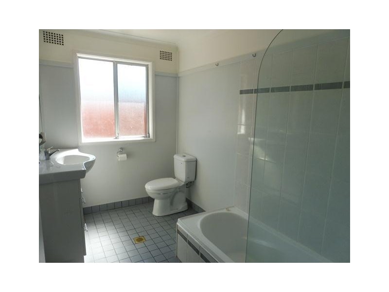 3 Brinawarr Street, Bomaderry NSW 2541