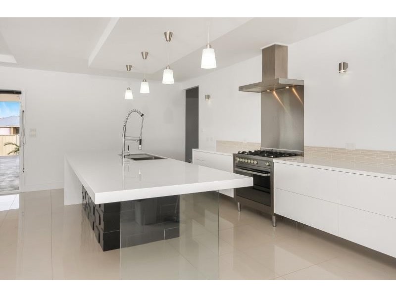 11 Barbata Grove, South Nowra NSW 2541