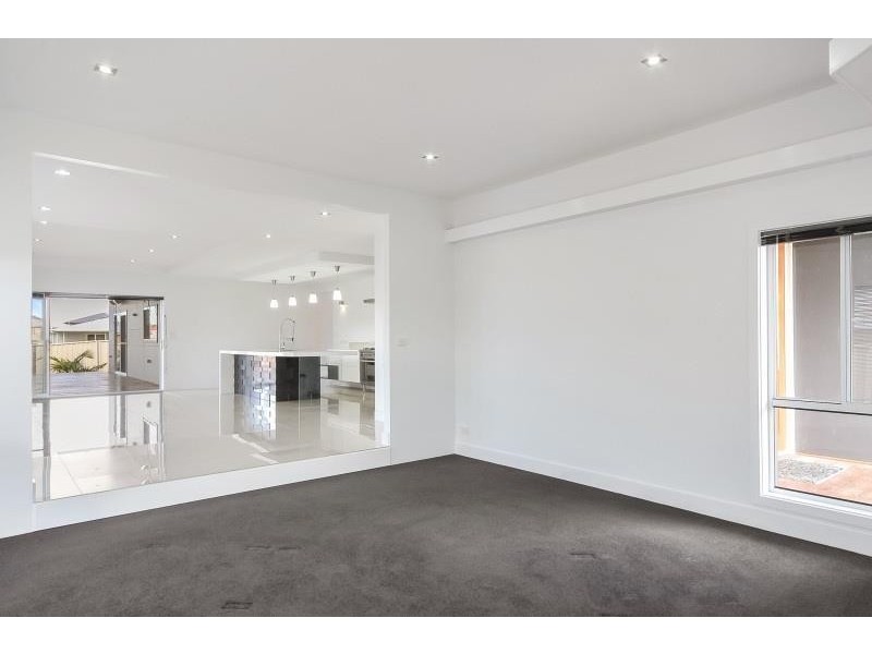 11 Barbata Grove, South Nowra NSW 2541