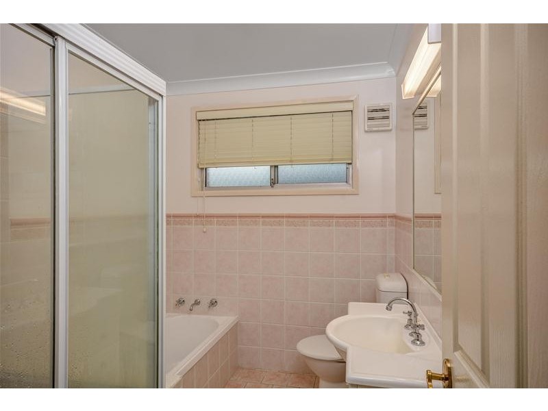 2 Bindon Close, Bomaderry NSW 2541