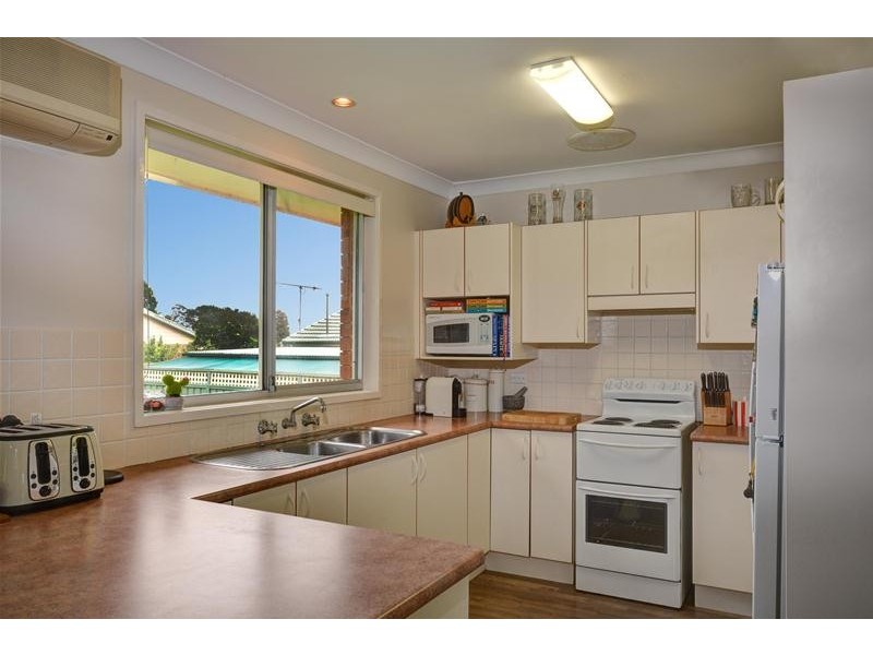 2 Bindon Close, Bomaderry NSW 2541