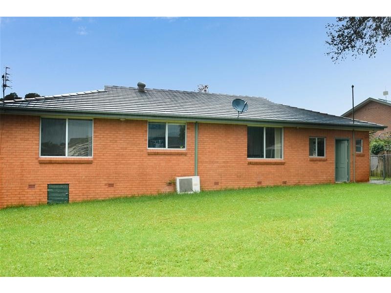 2 Bindon Close, Bomaderry NSW 2541