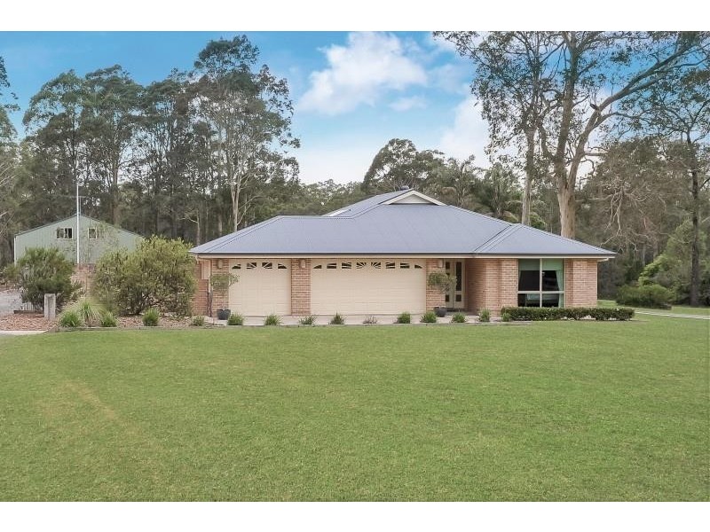 11 Stapleton Street, Falls Creek NSW 2540