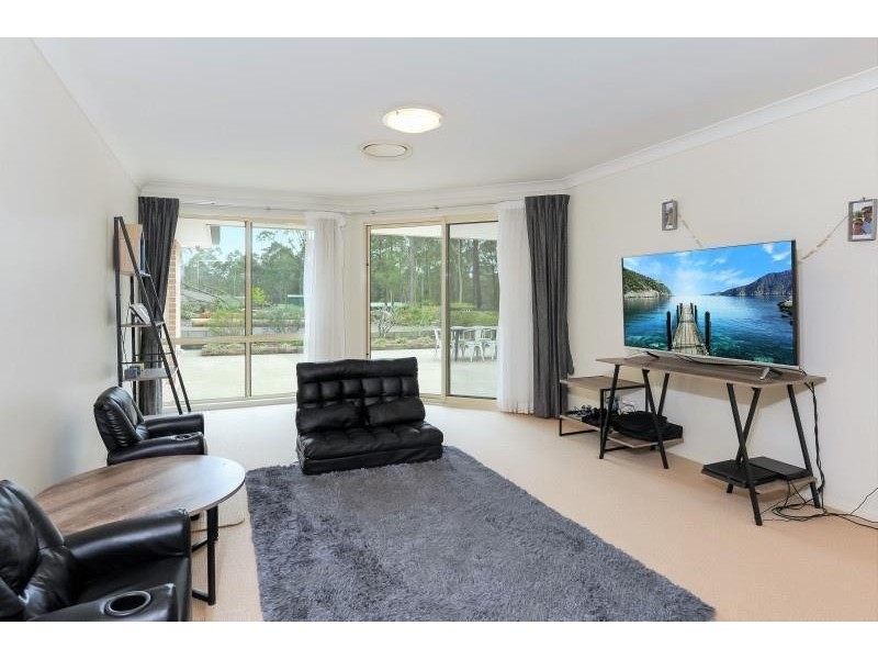 11 Stapleton Street, Falls Creek NSW 2540