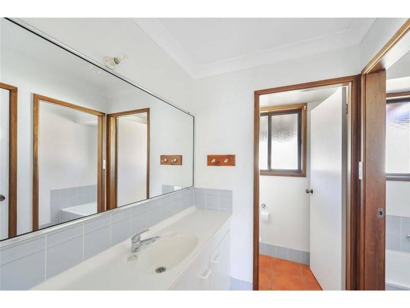 18 Rannoch Drive, West Nowra NSW 2541