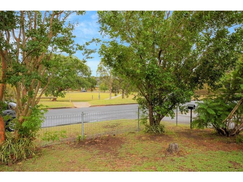 14 Sampson Crescent, Bomaderry NSW 2541