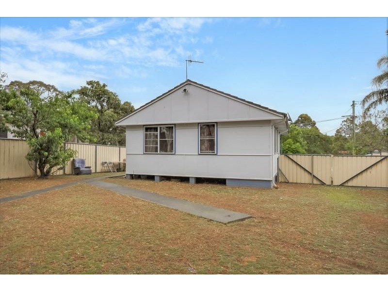 14 Sampson Crescent, Bomaderry NSW 2541
