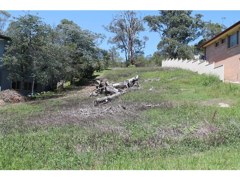 18 Nita Place, Bomaderry NSW 2541