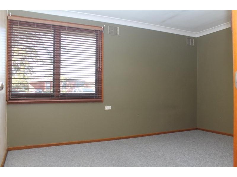 8 Wondalga Crescent, Nowra NSW 2541