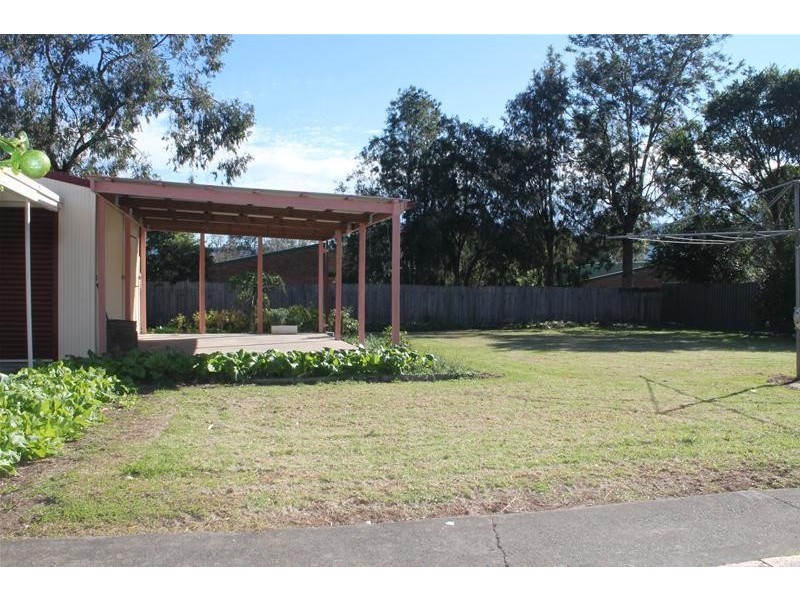 8 Wondalga Crescent, Nowra NSW 2541