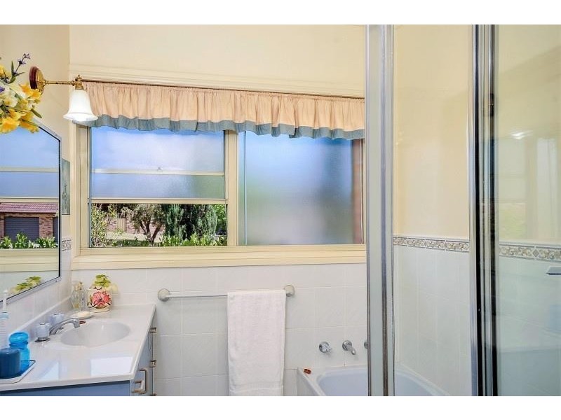 1 Wilari Close, Bomaderry NSW 2541