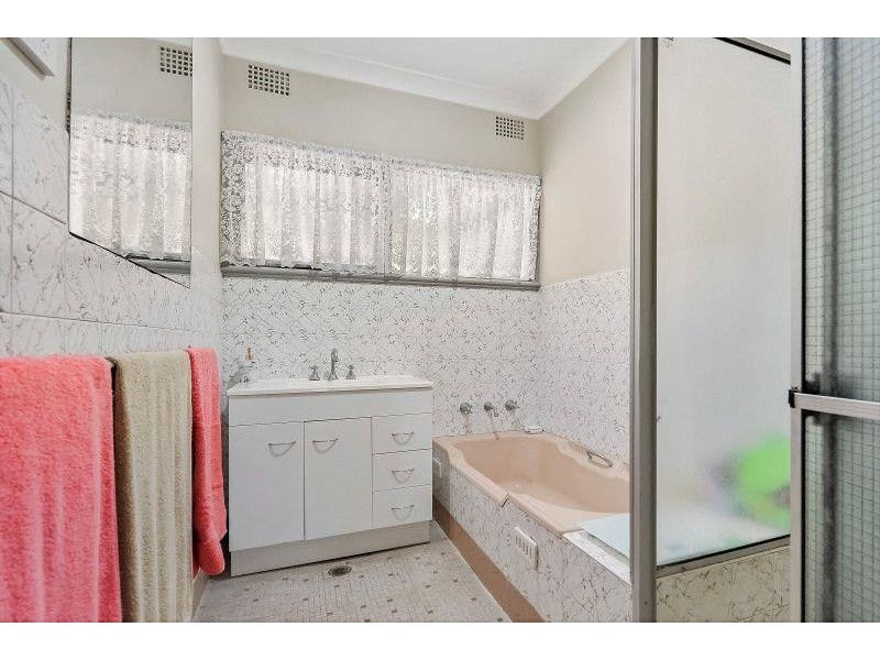 70 Wallace Street, Nowra NSW 2541