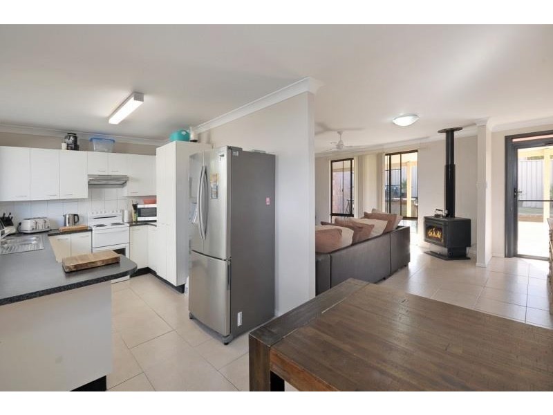 1 Glenair Avenue, West Nowra NSW 2541