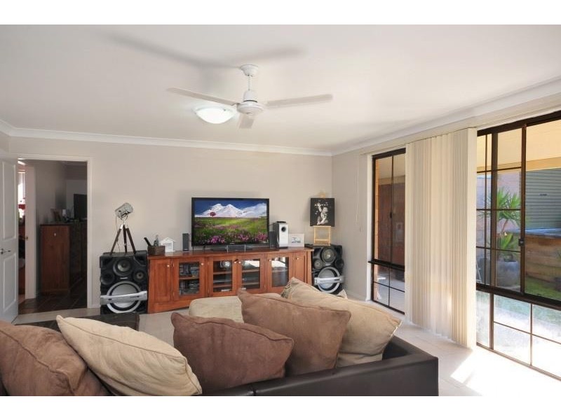 1 Glenair Avenue, West Nowra NSW 2541