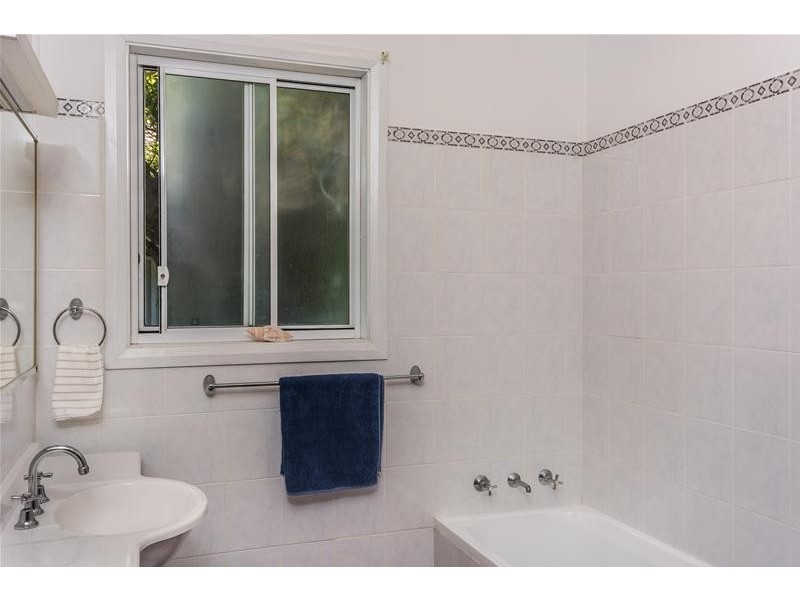 17 Elizabeth Avenue, Nowra NSW 2541