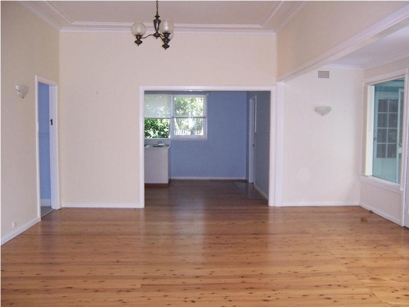 13 Worrigee Street, Nowra NSW 2541