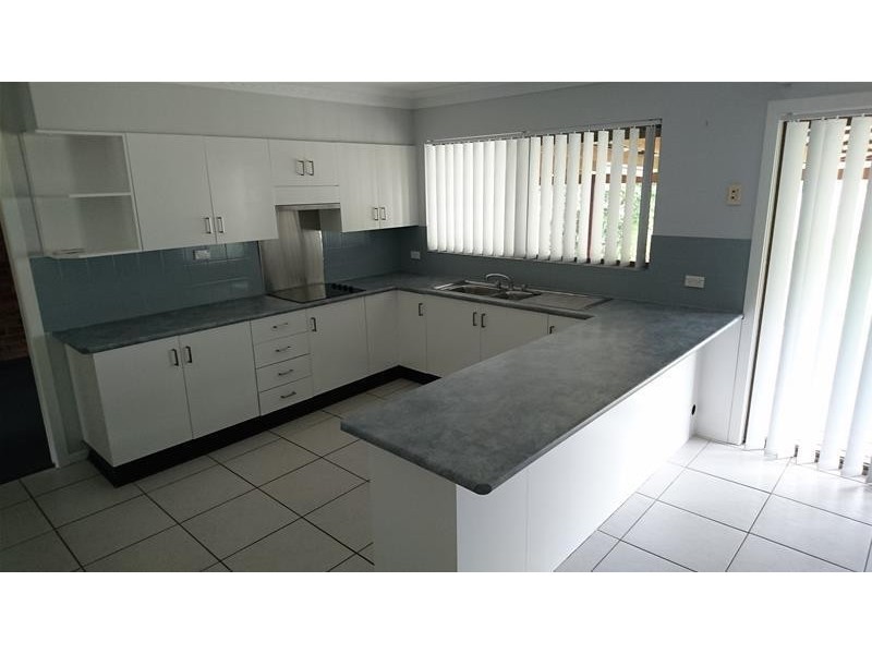 11 Dobbie Close, West Nowra NSW 2541