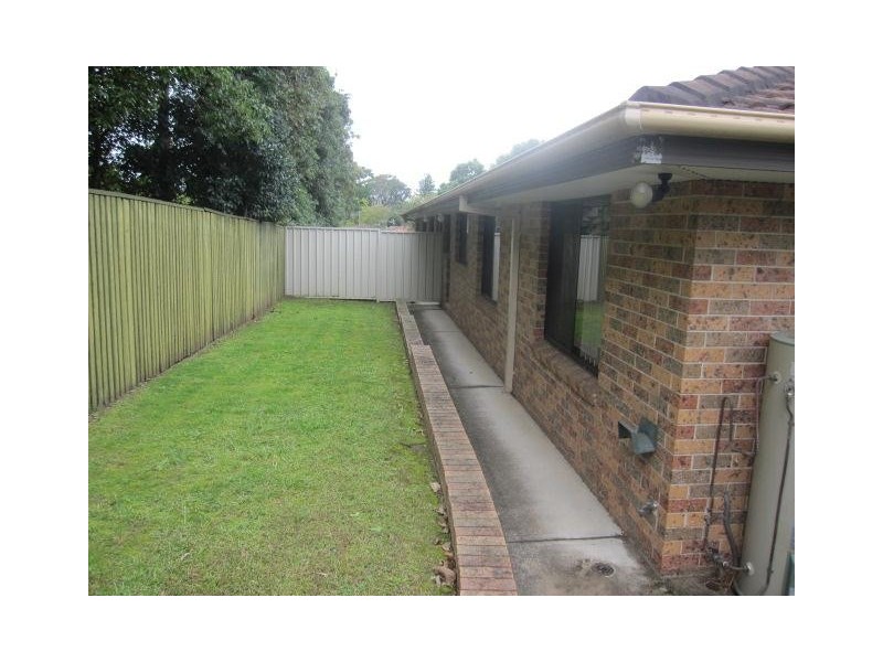 2 Herbert Close, Bomaderry NSW 2541