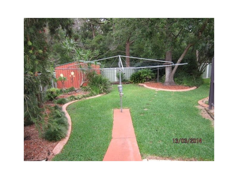 8 Cocos Palm Drive, Bomaderry NSW 2541