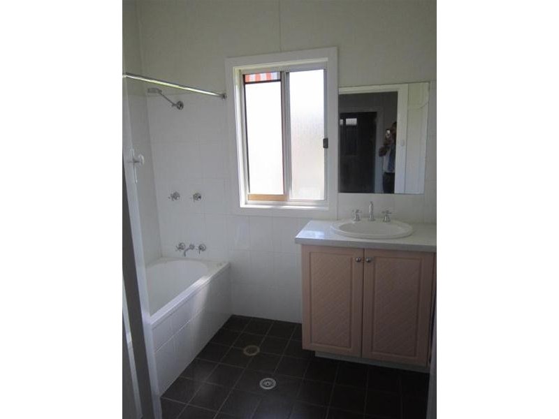 19 Meroo Street, Bomaderry NSW 2541