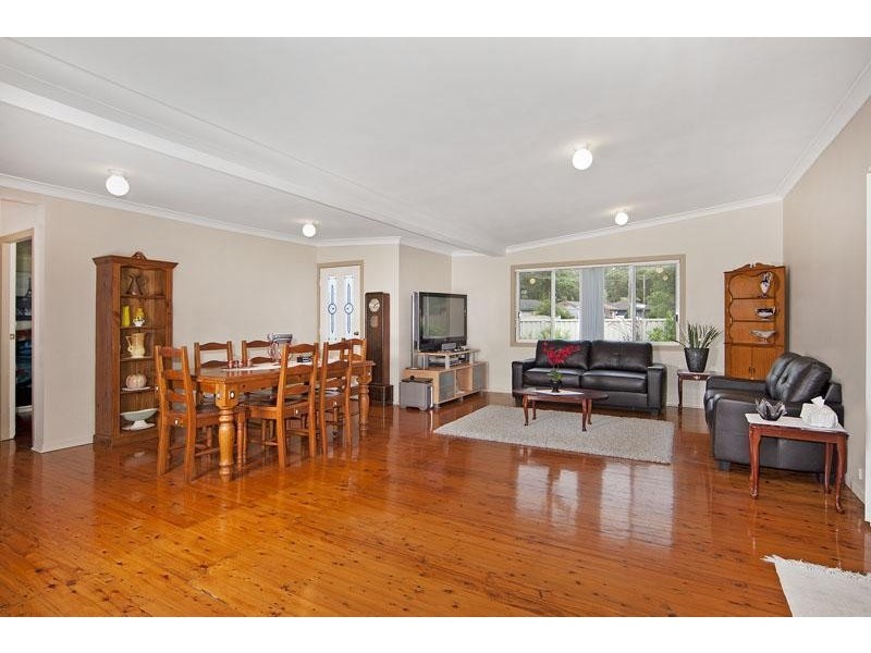 5 Marlborough Place, Berkeley Vale NSW 2261