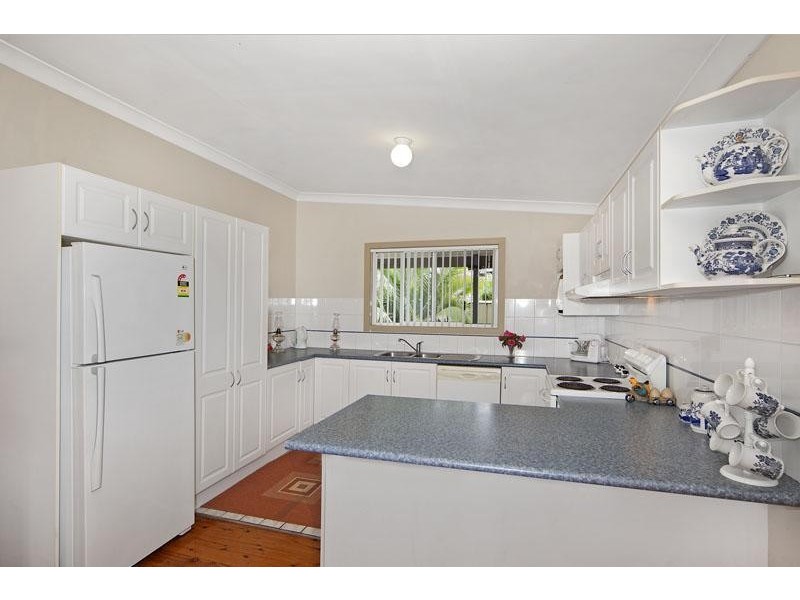 5 Marlborough Place, Berkeley Vale NSW 2261