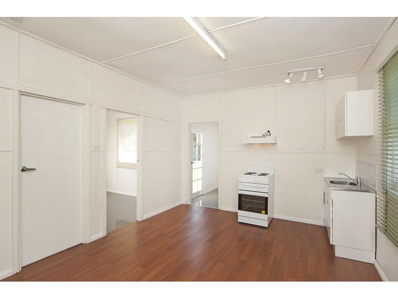 57 Kerry Crescent, Berkeley Vale NSW 2261