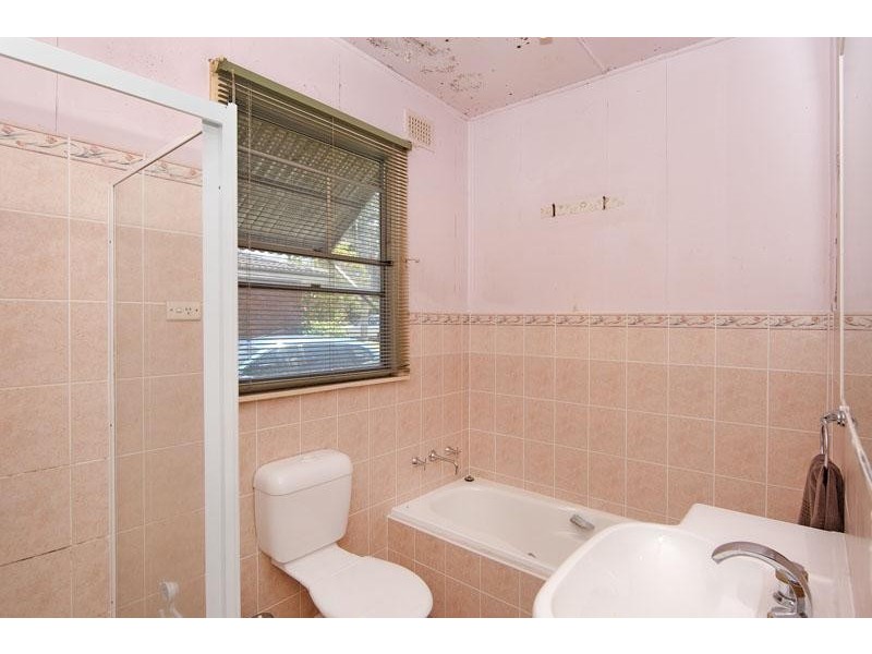 16 Bluebell Avenue, Berkeley Vale NSW 2261