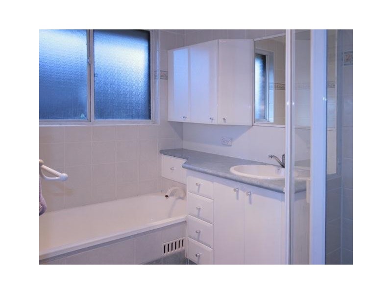 52 Greenwood Avenue, Berkeley Vale NSW 2261