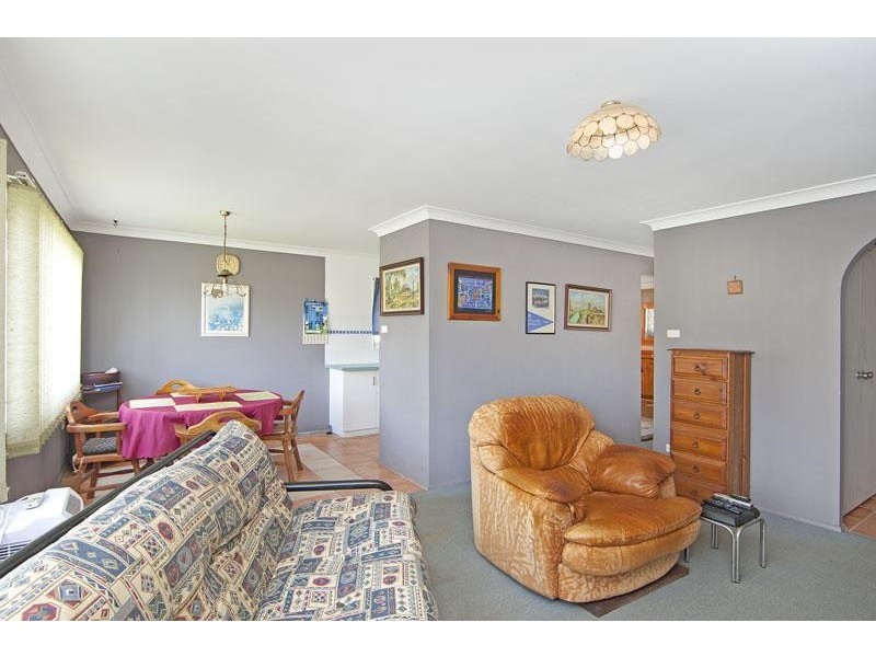 23 Albatross Road, Berkeley Vale NSW 2261