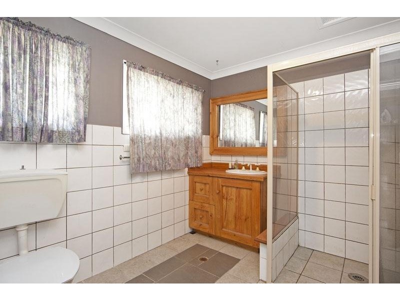 23 Albatross Road, Berkeley Vale NSW 2261